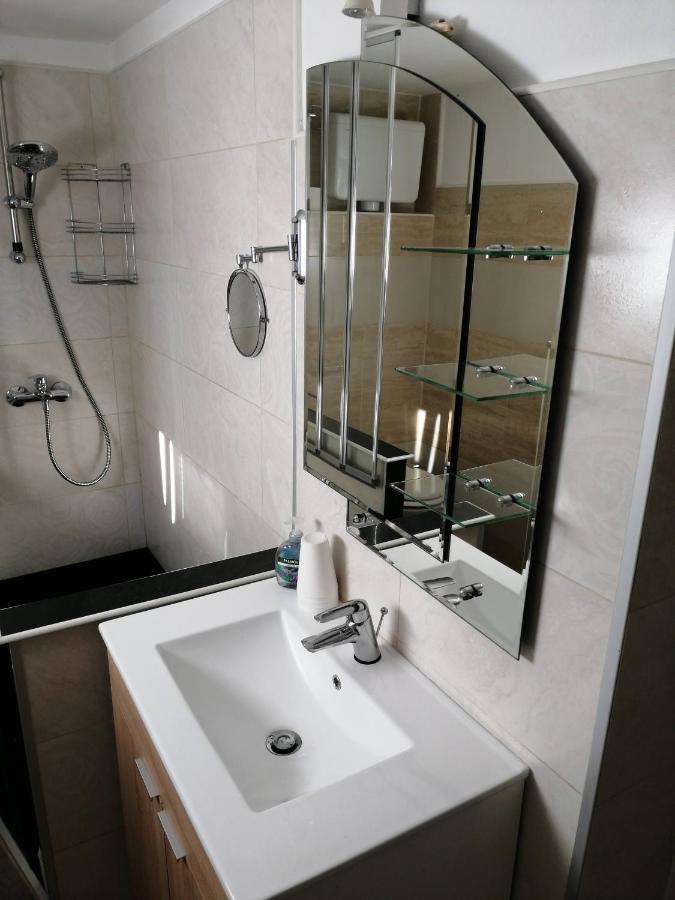 Centar Njivice Apartment Luaran gambar