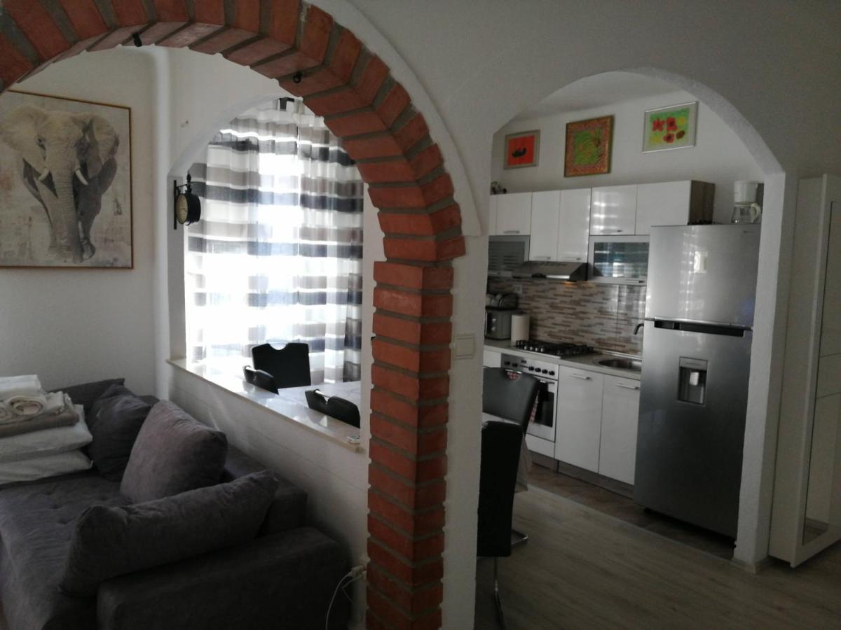 Centar Njivice Apartment Luaran gambar
