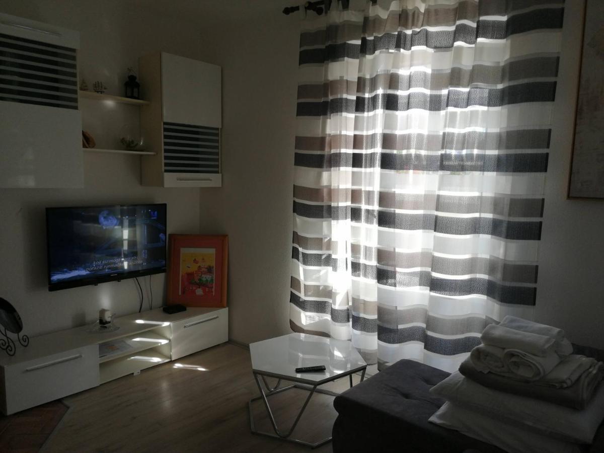 Centar Njivice Apartment Luaran gambar