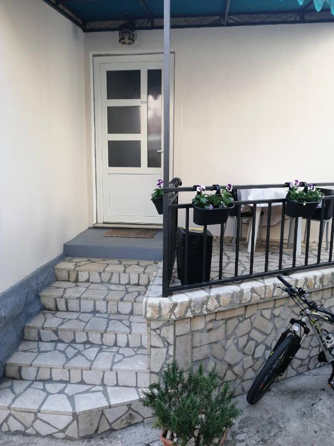 Centar Njivice Apartment Luaran gambar